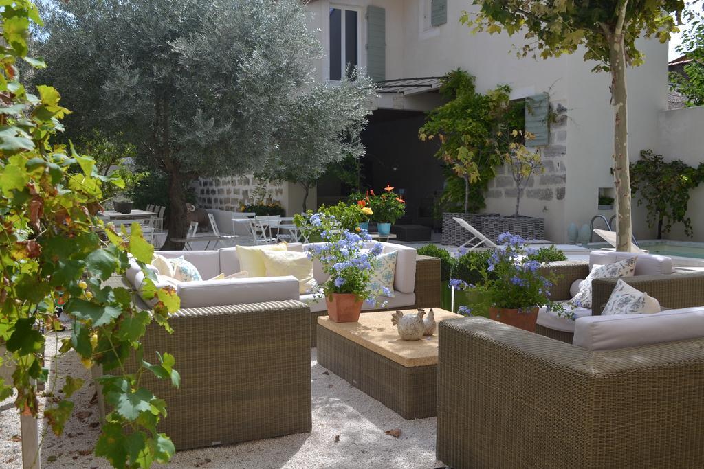 Mas A L'Improviste Bed & Breakfast Maillane Екстериор снимка