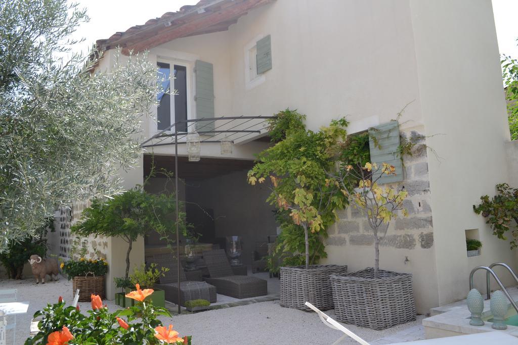 Mas A L'Improviste Bed & Breakfast Maillane Екстериор снимка