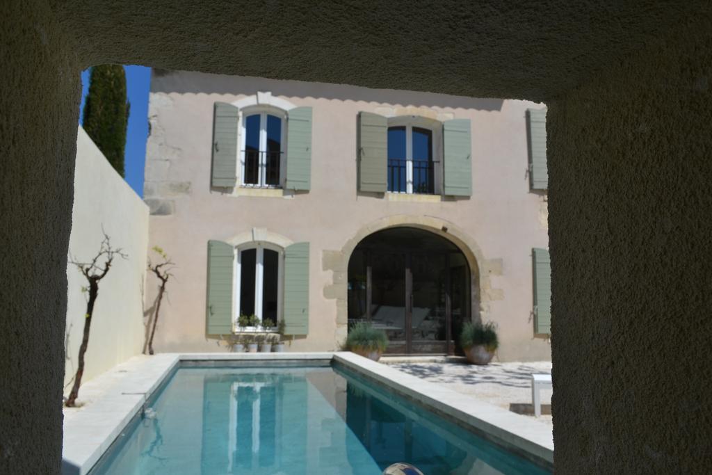 Mas A L'Improviste Bed & Breakfast Maillane Екстериор снимка