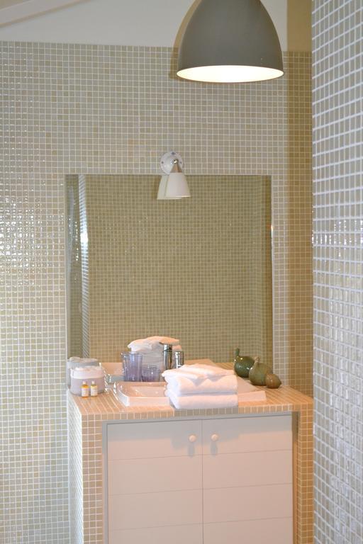 Mas A L'Improviste Bed & Breakfast Maillane Стая снимка